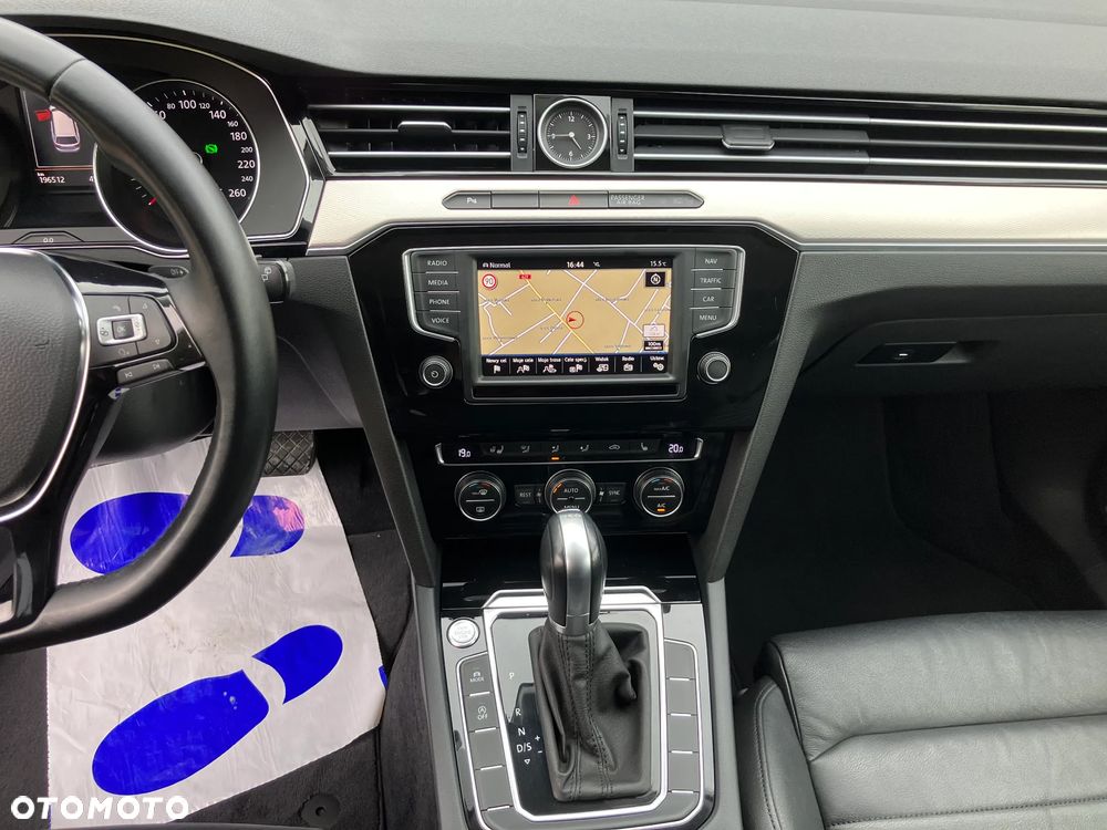 Volkswagen Passat 2.0 TDI (BlueMotion Technology) DSG Highline - 25