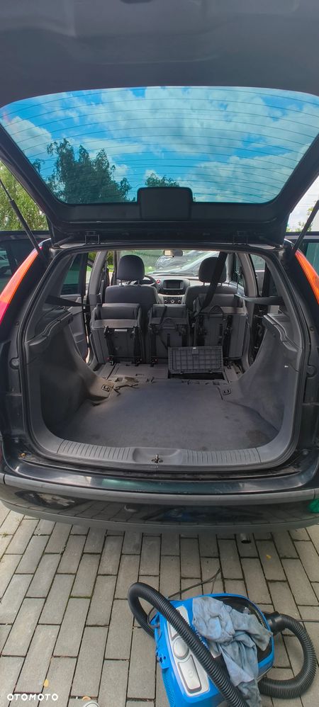 Nissan Almera - 12