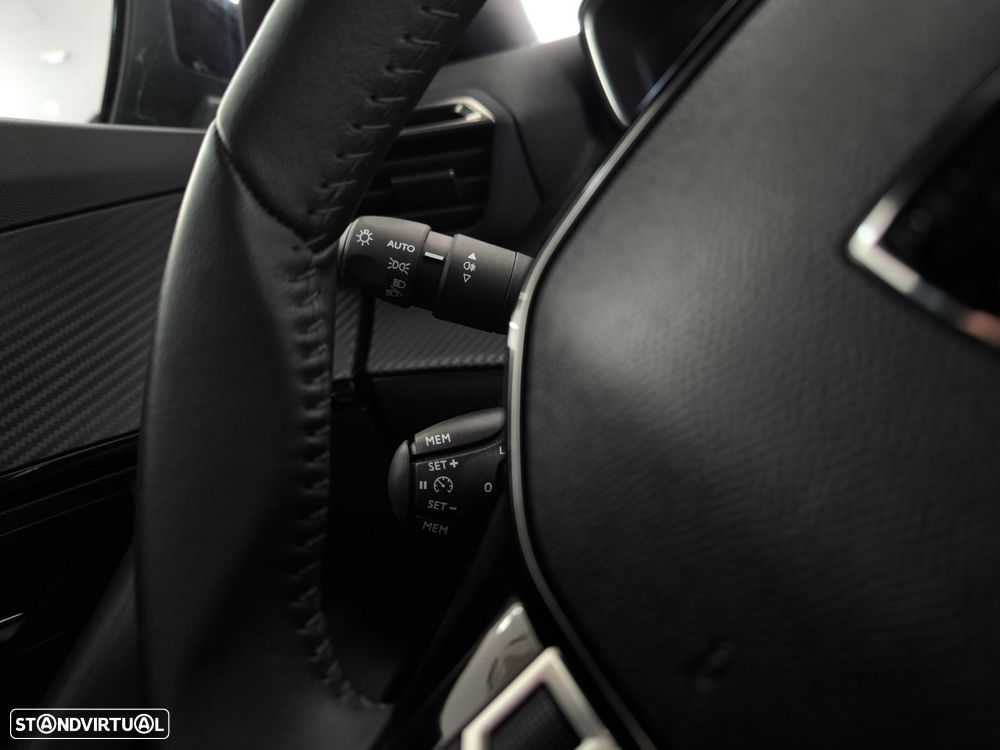 Peugeot 2008 1.2 PureTech Style - 20