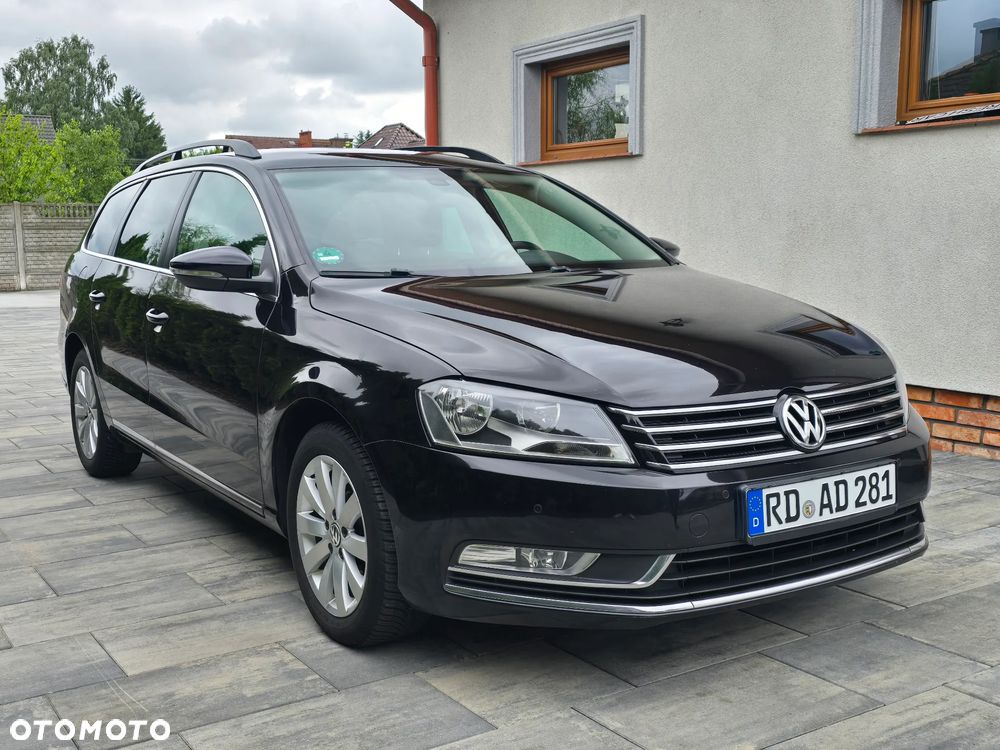 Volkswagen Passat - 1