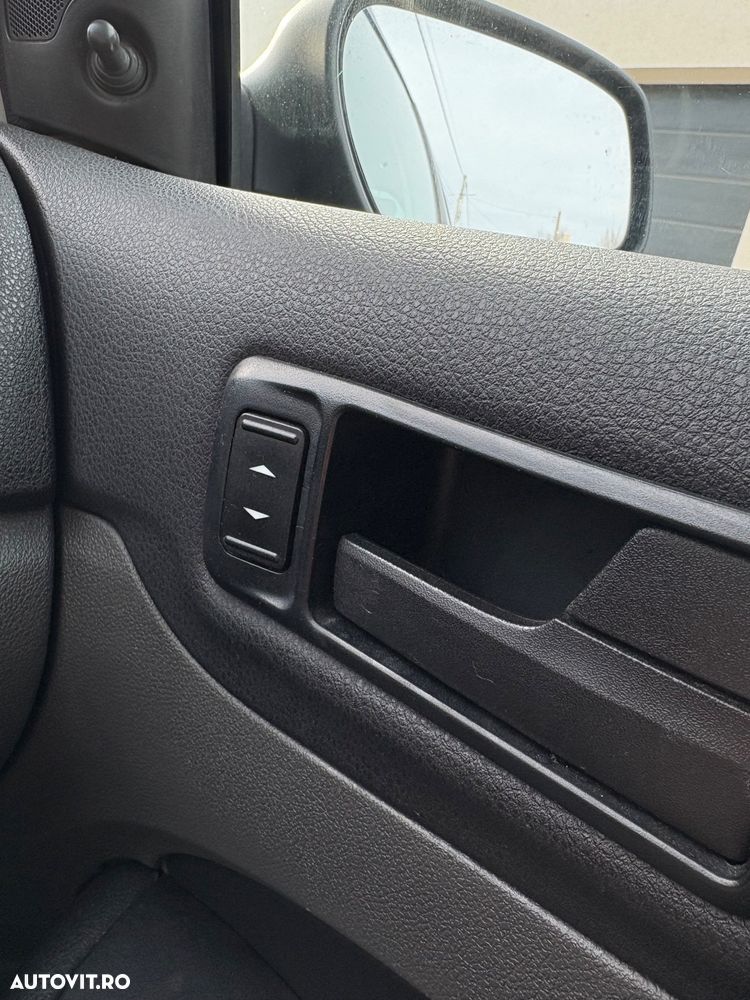 Ford Focus 1.6i 16V - 12