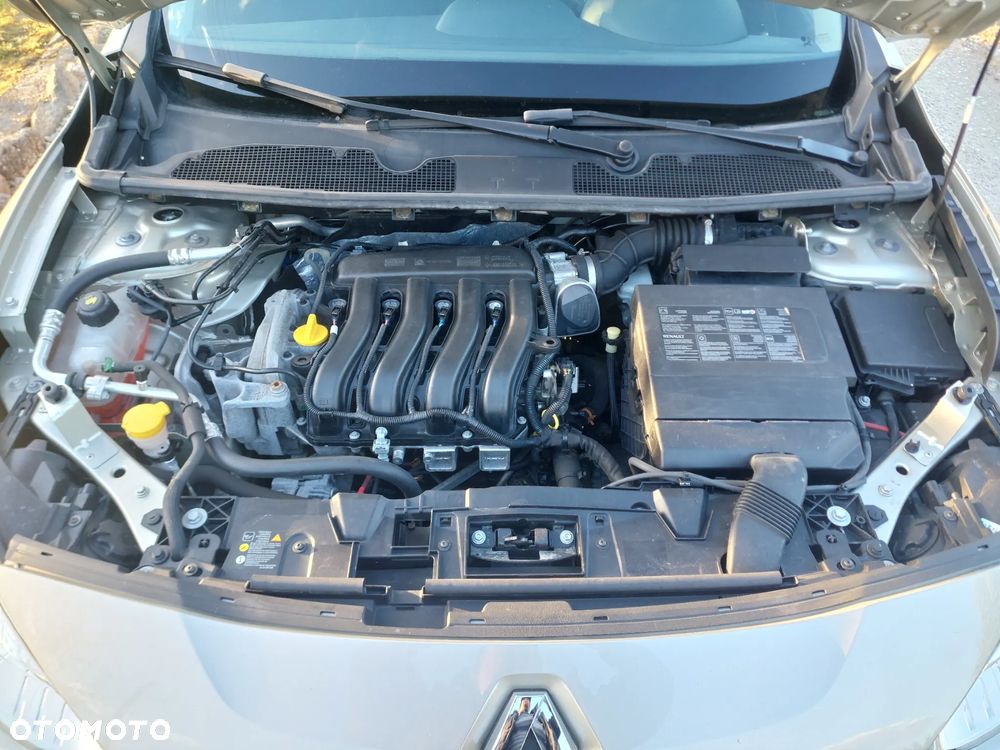 Renault Fluence 1.6 16V 110 Expression - 9