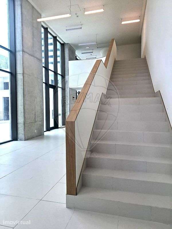 Apartamento T0 para arrendamento - Grande imagem: 2/19