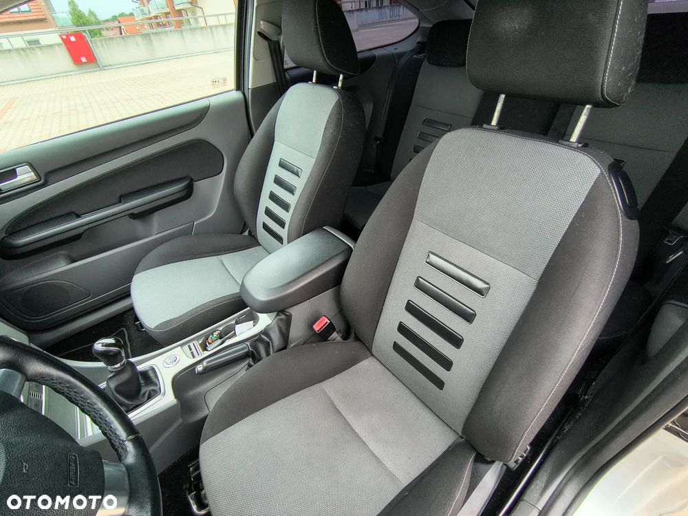 Ford Focus 1.6 16V Trend - 10