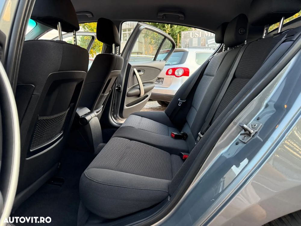 BMW Seria 1 116i - 11
