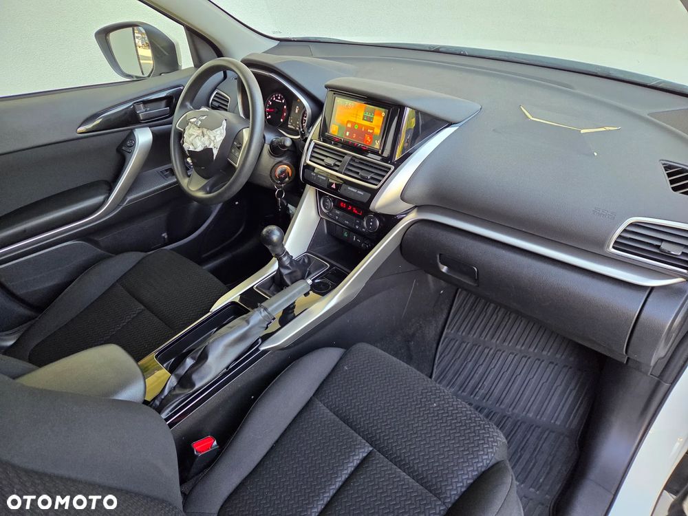 Mitsubishi Eclipse Cross - 10