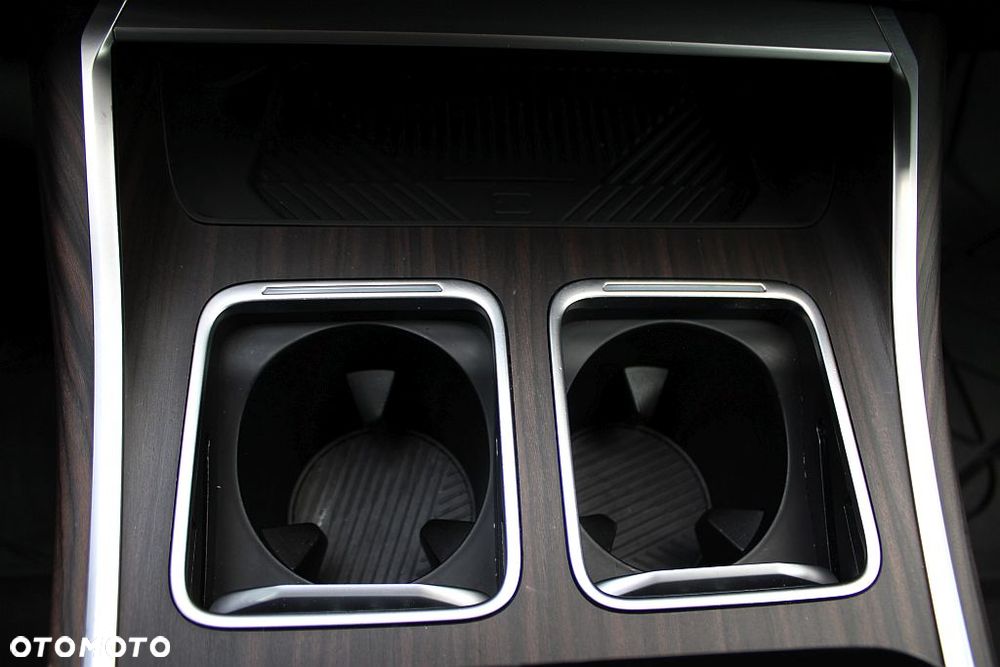 BMW Seria 7 740d xDrive mHEV sport - 32