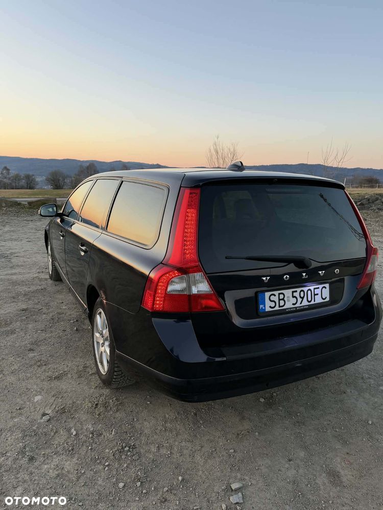 Volvo V70 D5 Momentum - 4