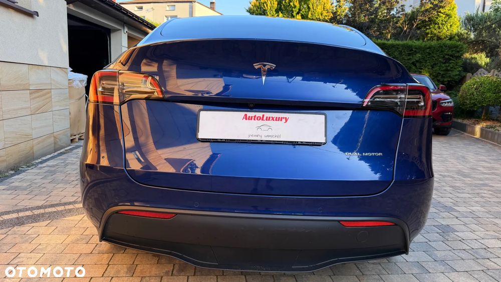 Tesla Model Y Long Range AWD - 9