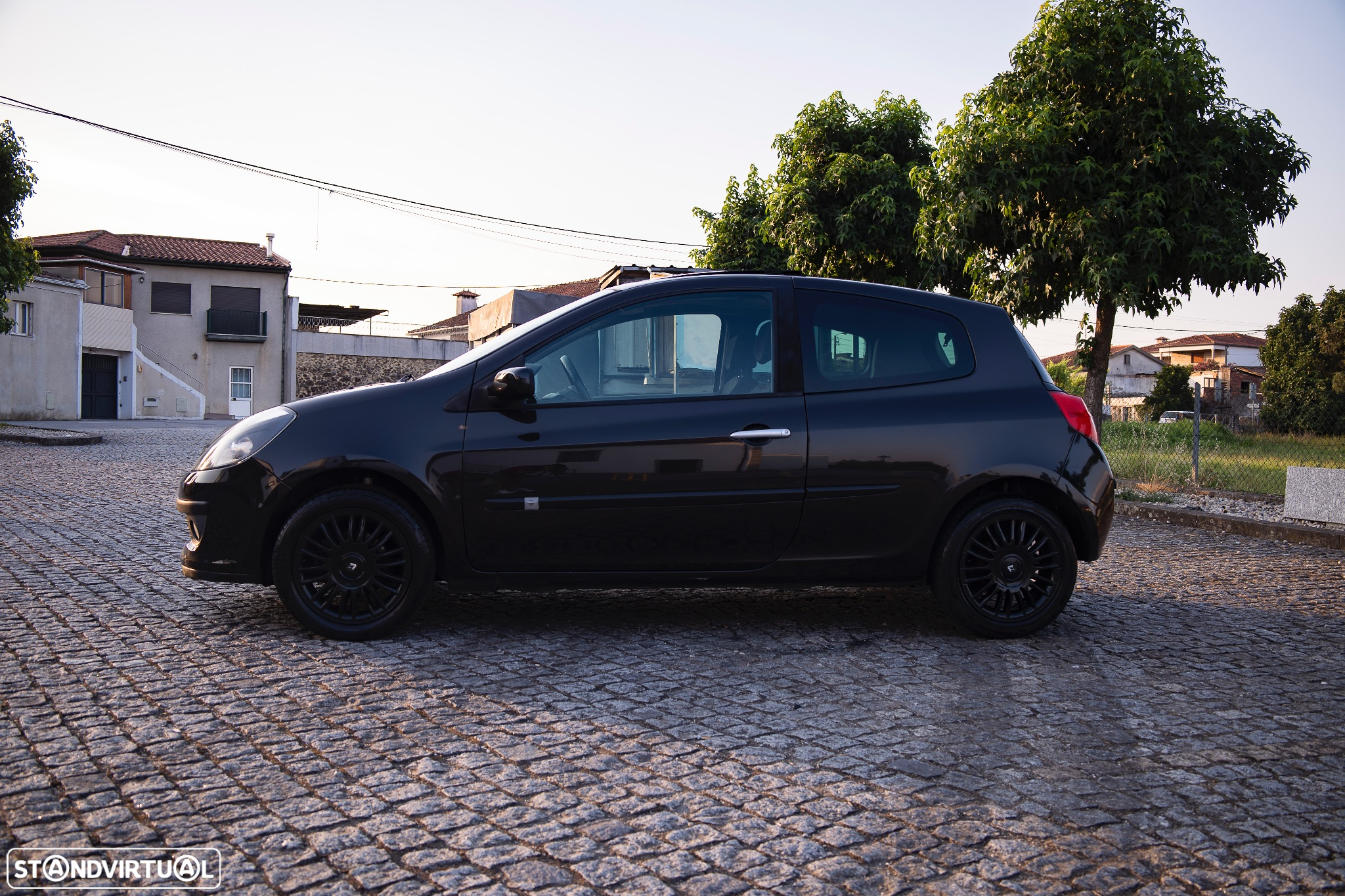 Renault Clio 1.2 16V Confort Authentique - 4