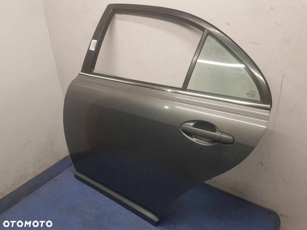 TOYOTA AVENSIS T25 SEDAN DRZWI TYŁ LEWE 1E5 - 6