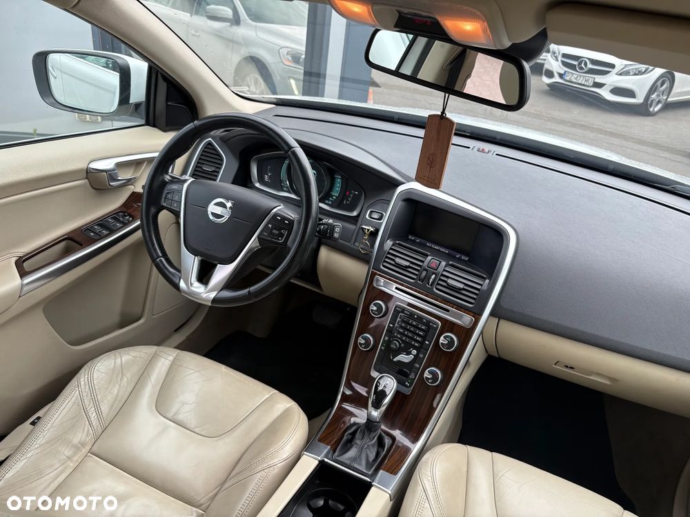 Volvo XC 60 2.4D AWD Summum - 22