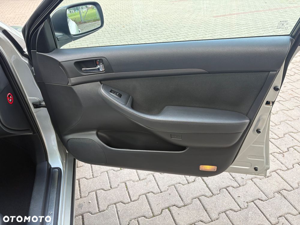 Toyota Avensis 1.8 VVT-i Edition - 29