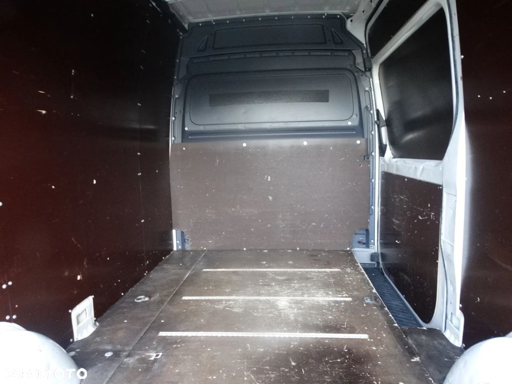 Volkswagen Crafter - 12