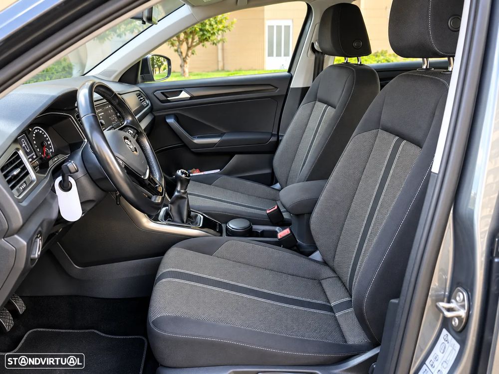 VW T-Roc - 13