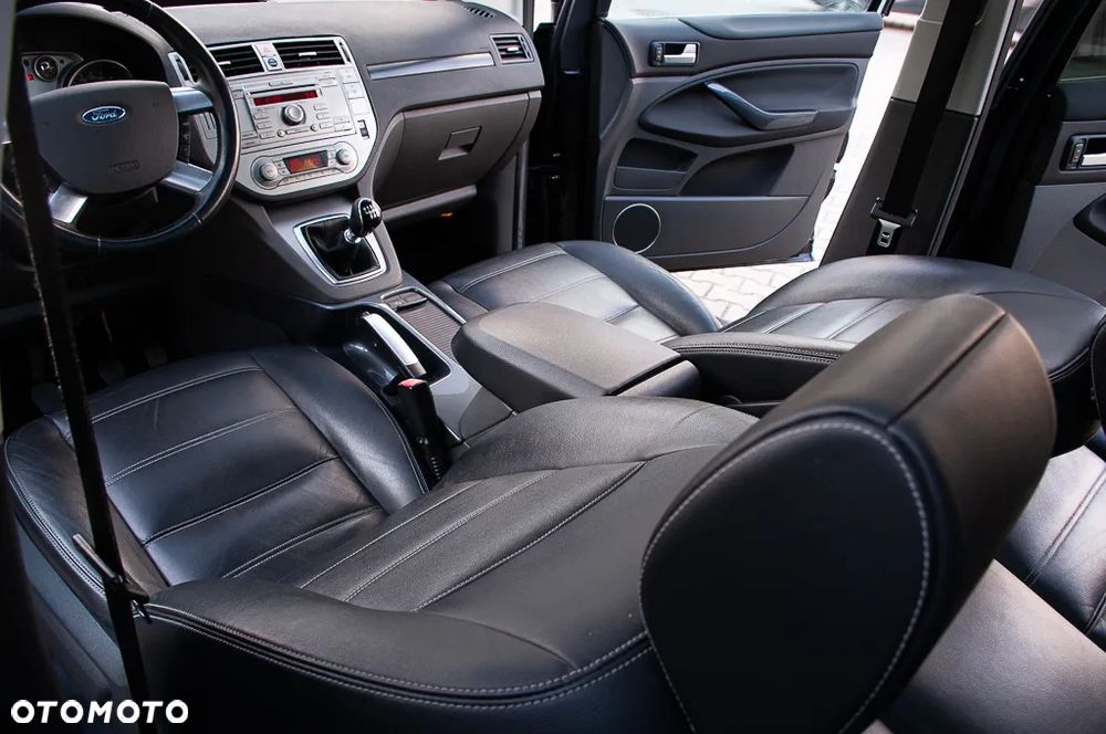 Ford Kuga 2.0 TDCi 4x4 Titanium - 27