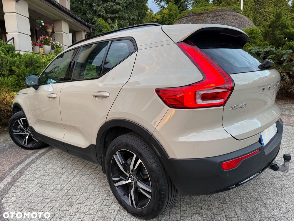 Volvo XC 40 B4 B DKG Plus Dark - 11