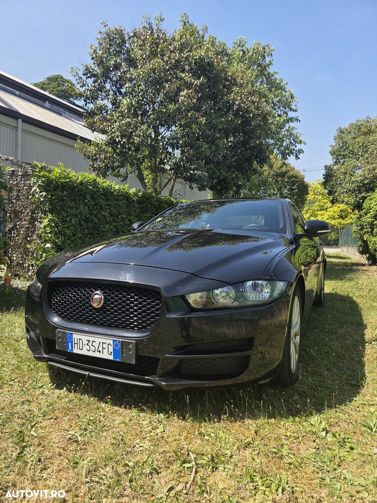 Jaguar XE 2.0 Prestige - 5