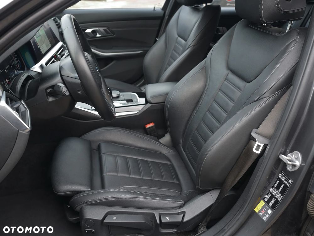 BMW Seria 3 330e Sport Line - 13