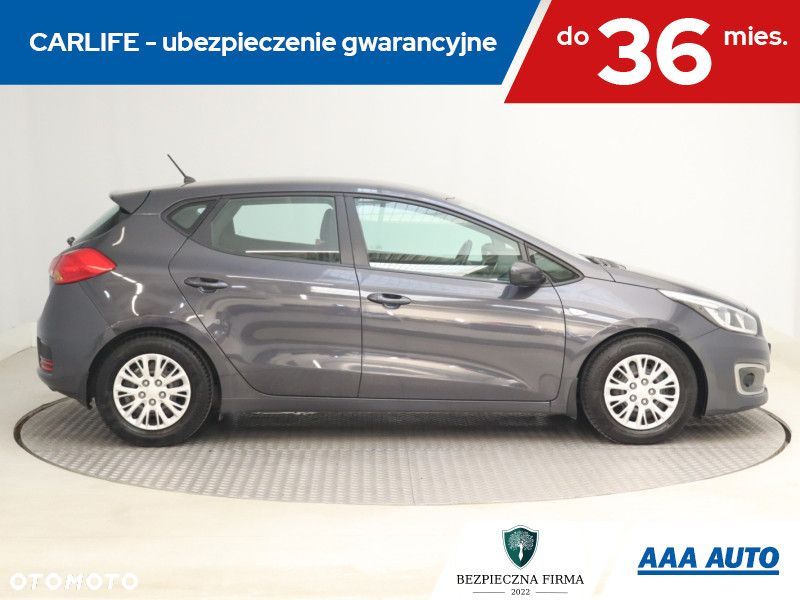 Kia Ceed - 8