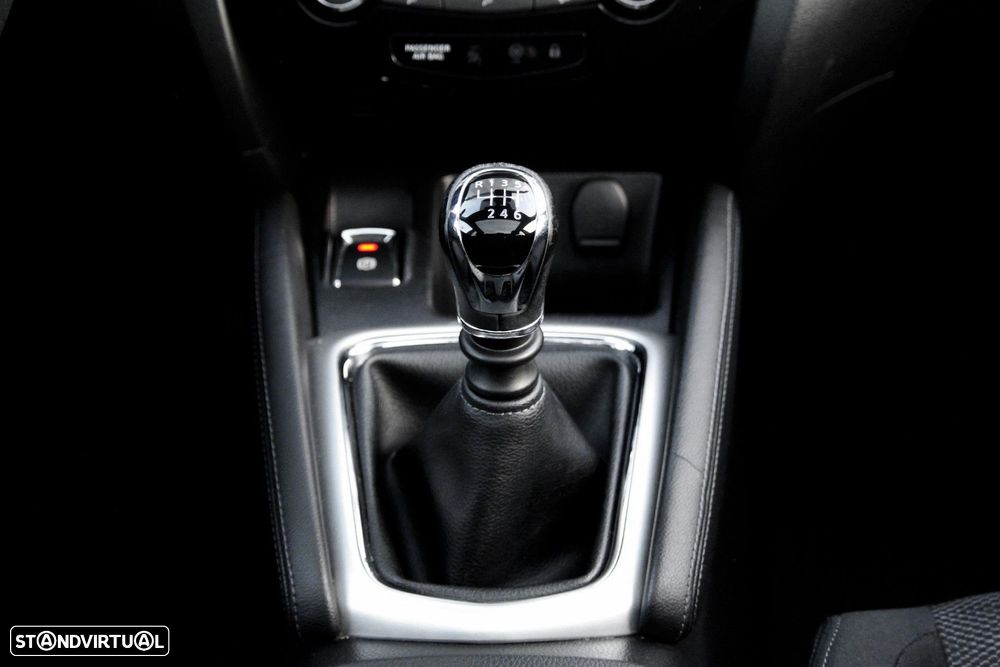 Nissan Qashqai 1.2 DIG-T N-Connecta - 24