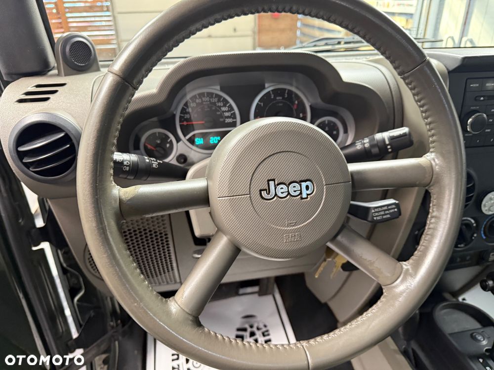 Jeep Wrangler - 16