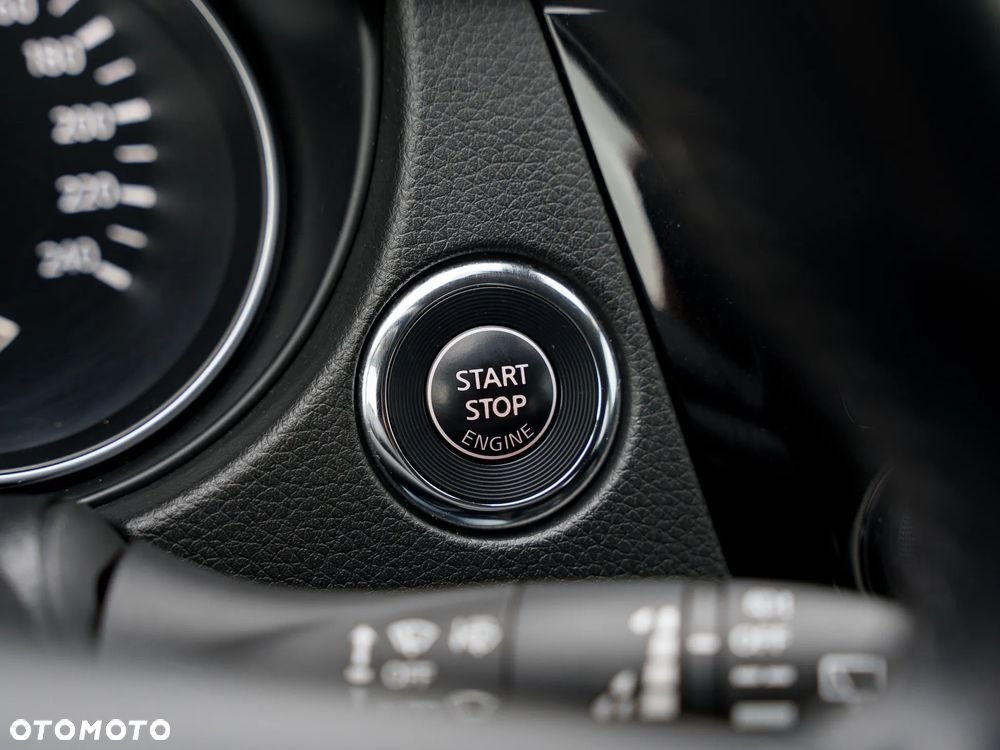 Nissan Qashqai 1.2 DIG-T N-Connecta Xtronic - 37