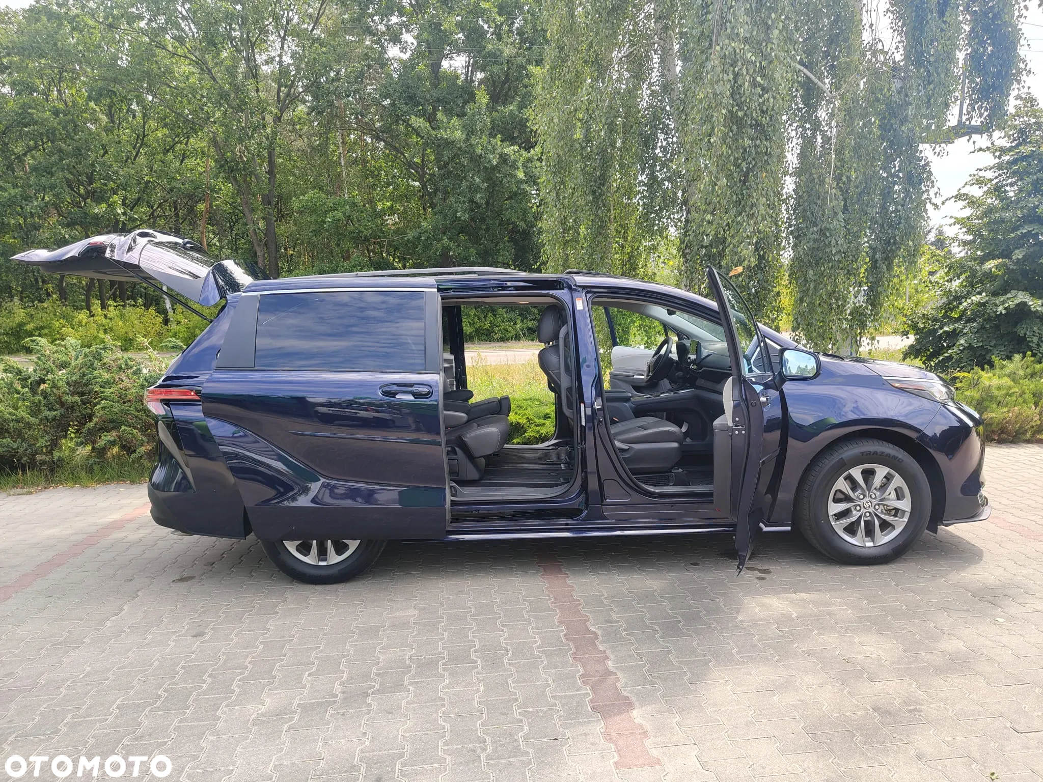 Toyota Sienna - 10