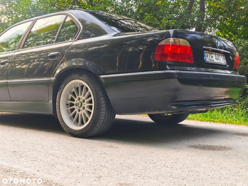 BMW Seria 7 740i - 6