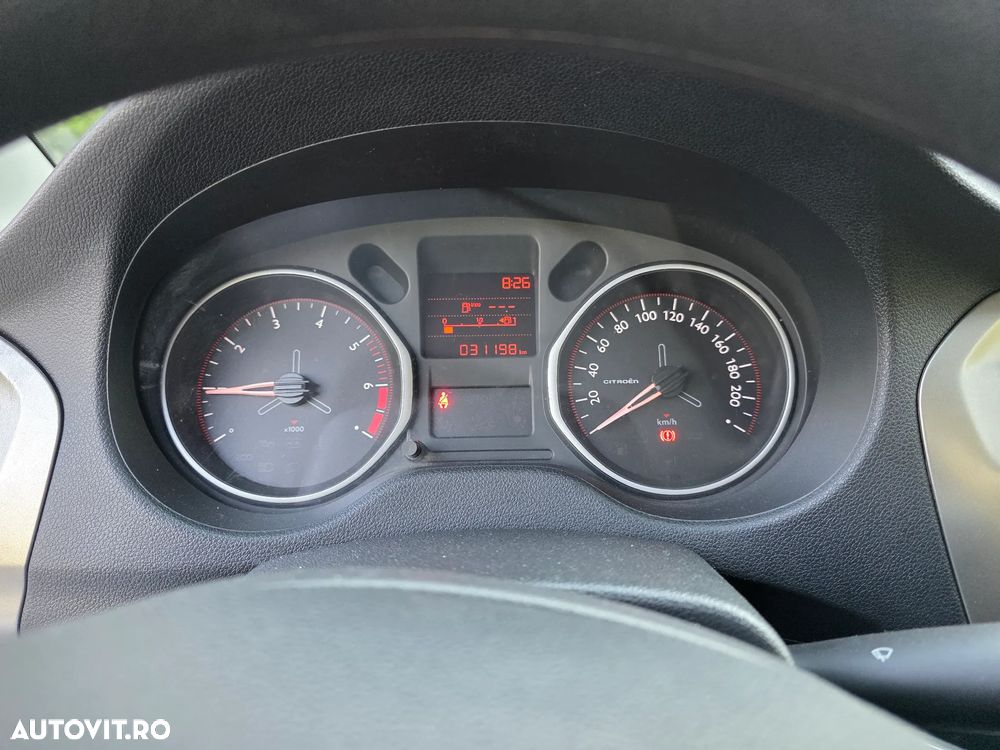 Citroën C-Elysée 1.2 PureTech BVM Feel - 8