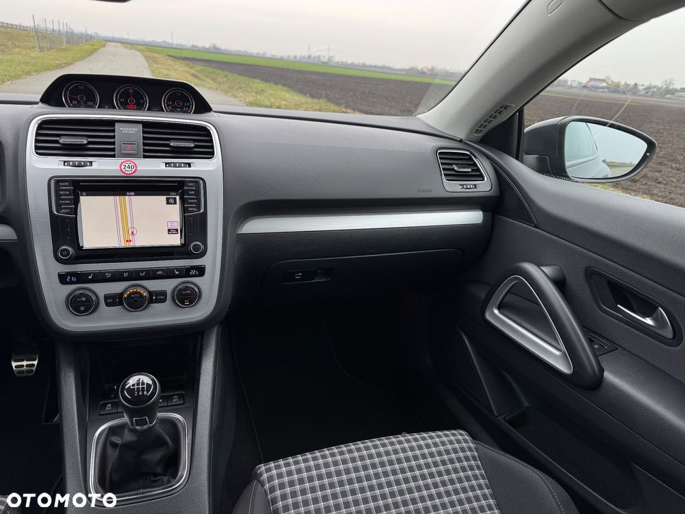 Volkswagen Scirocco 1.4 TSI BlueMotion Technology Club - 27