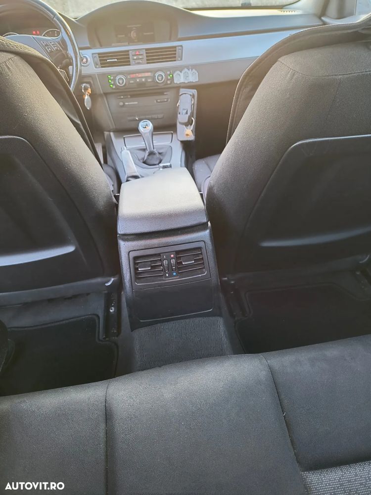 BMW Seria 3 320td compact - 16