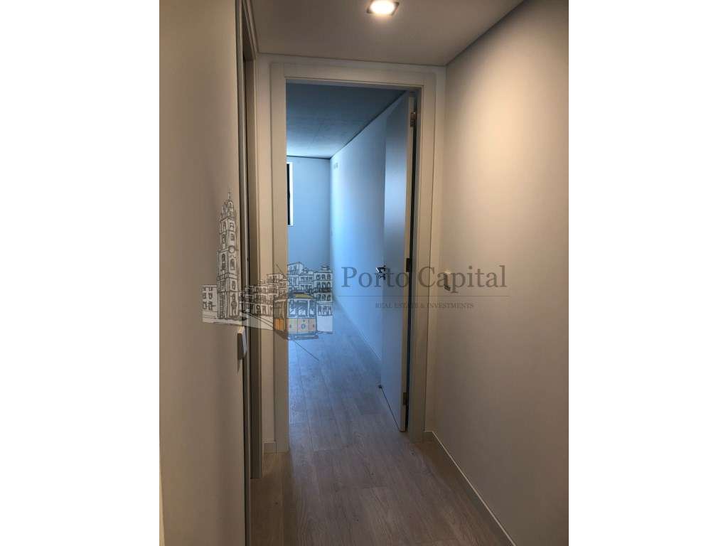 Arrenda-se apartamento T2 na cidade do Porto, perto de São Lázaro.... - Grande imagem: 2/25