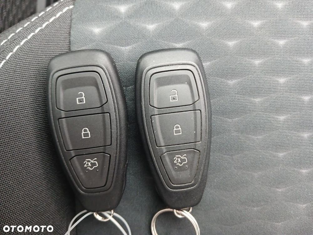Ford Kuga - 19