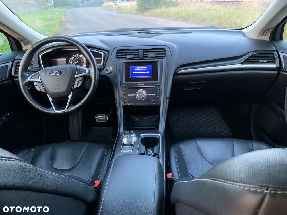 Ford Mondeo 2.0 EcoBoost Titanium - 27