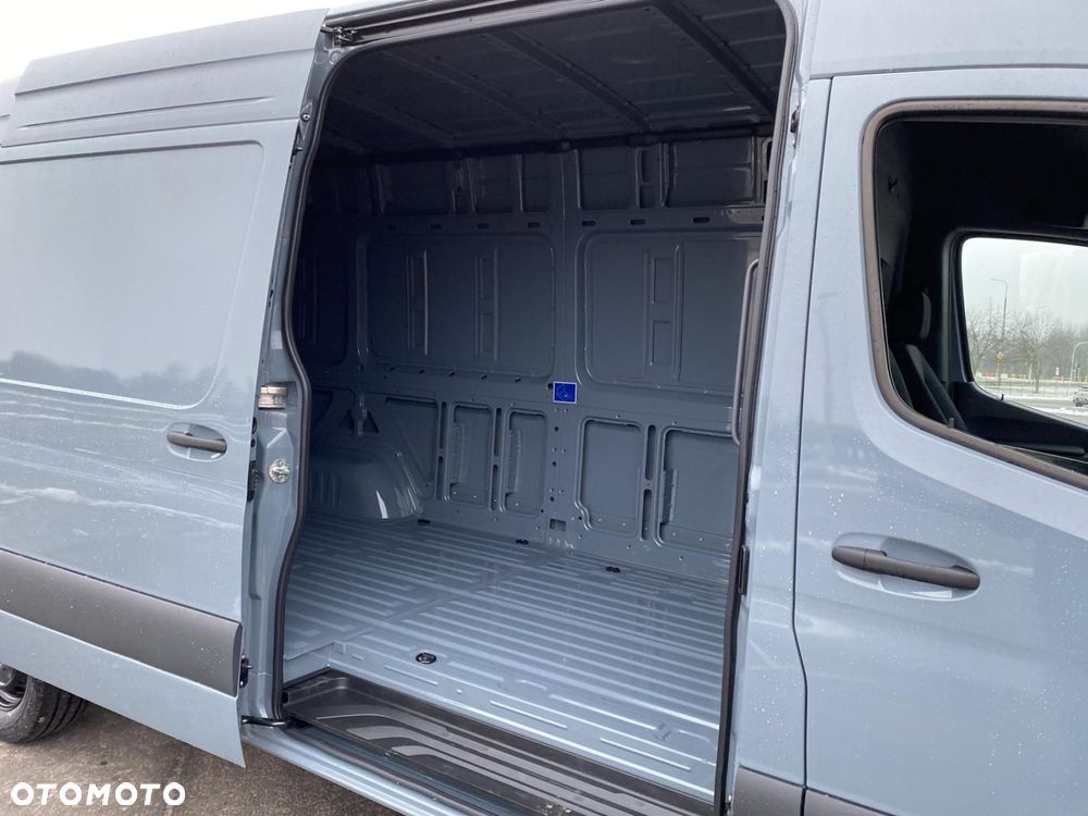 Mercedes-Benz Sprinter - 17