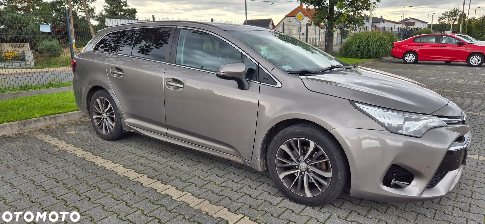 Toyota Avensis 1.8 Prestige - 1