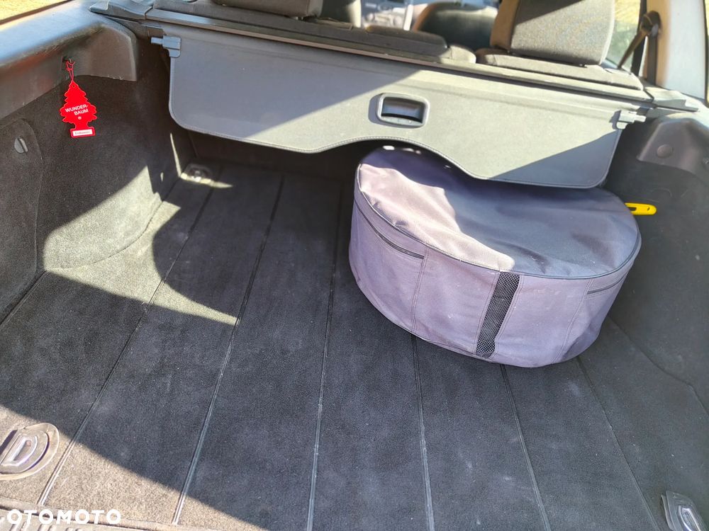 Ford Mondeo 1.8 Ambiente - 11