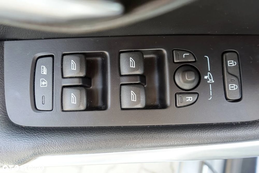 Volvo V40 T3 Drive-E R-Design Kinetic - 27