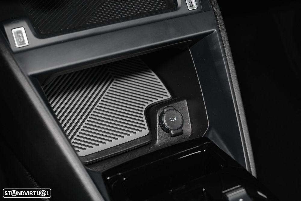 Citroën C4 X 1.2 PureTech Plus EAT8 - 29