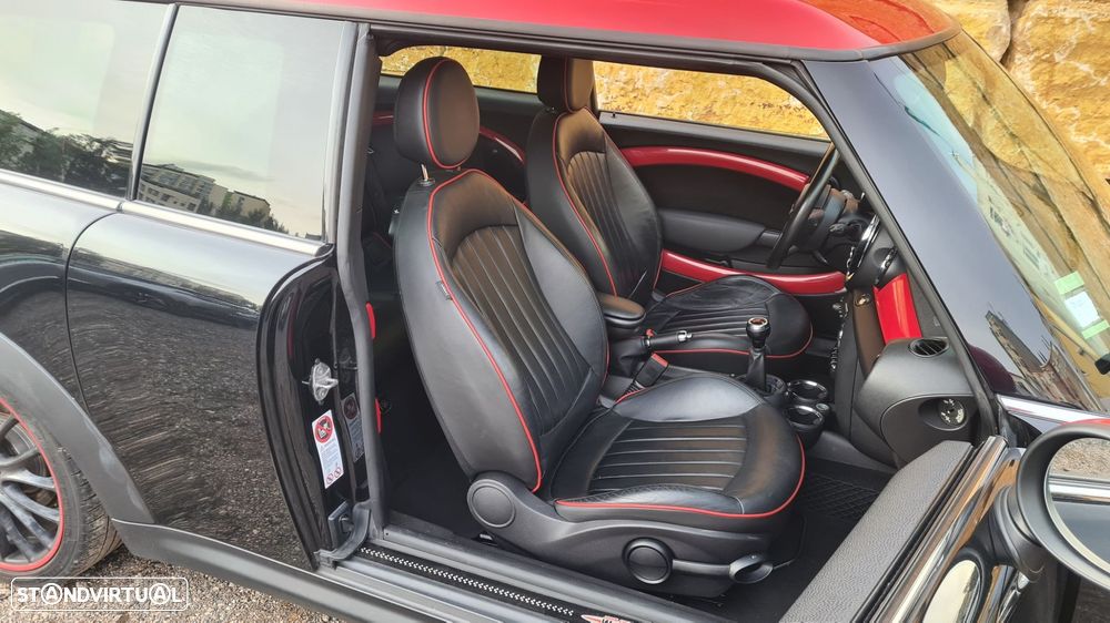 MINI Clubman John Cooper Works - 32