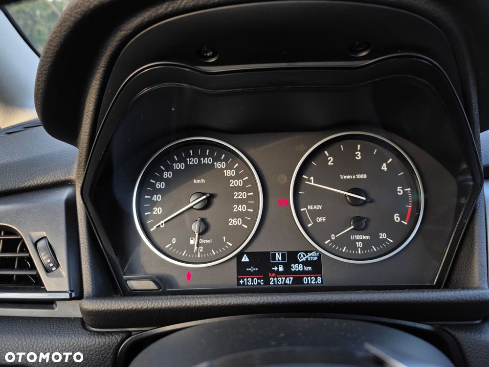 BMW Seria 2 218d - 17