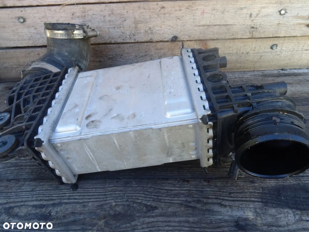 INTERCOOLER VW CRAFTER 16- 2.0TDI  04L145749M - 4