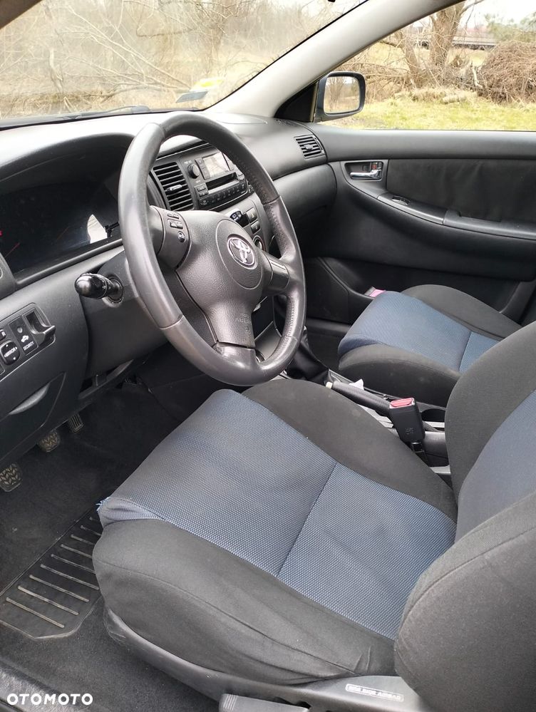 Toyota Corolla 2.0 D-4D Executive - 12