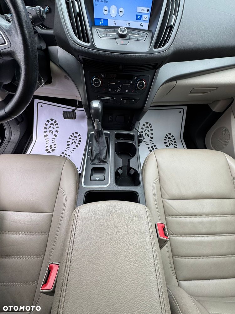 Ford Escape 2.0 EcoBoost AWD Titanium - 25