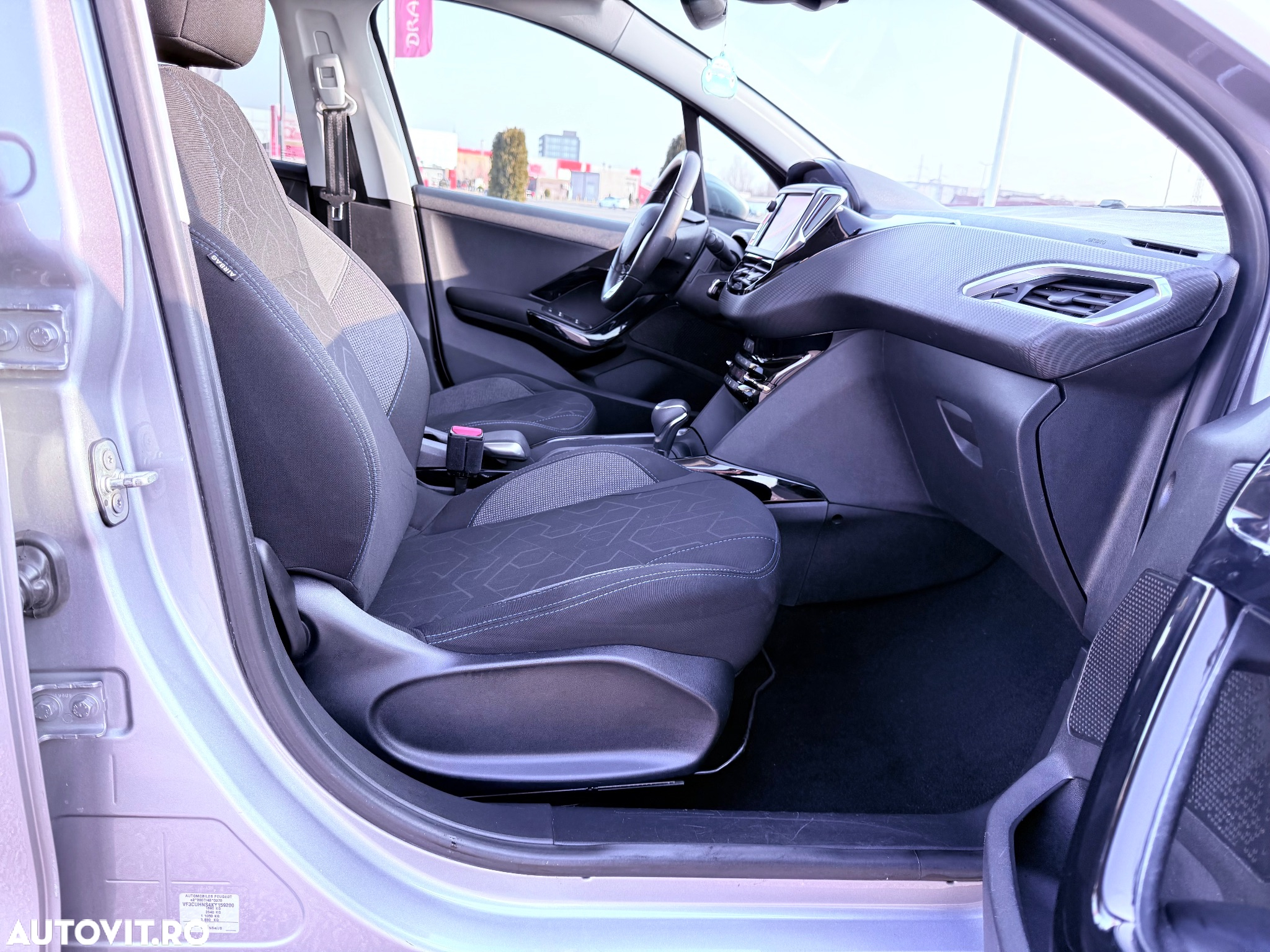 Peugeot 2008 PureTech 130 EAT8 Allure Pack - 32