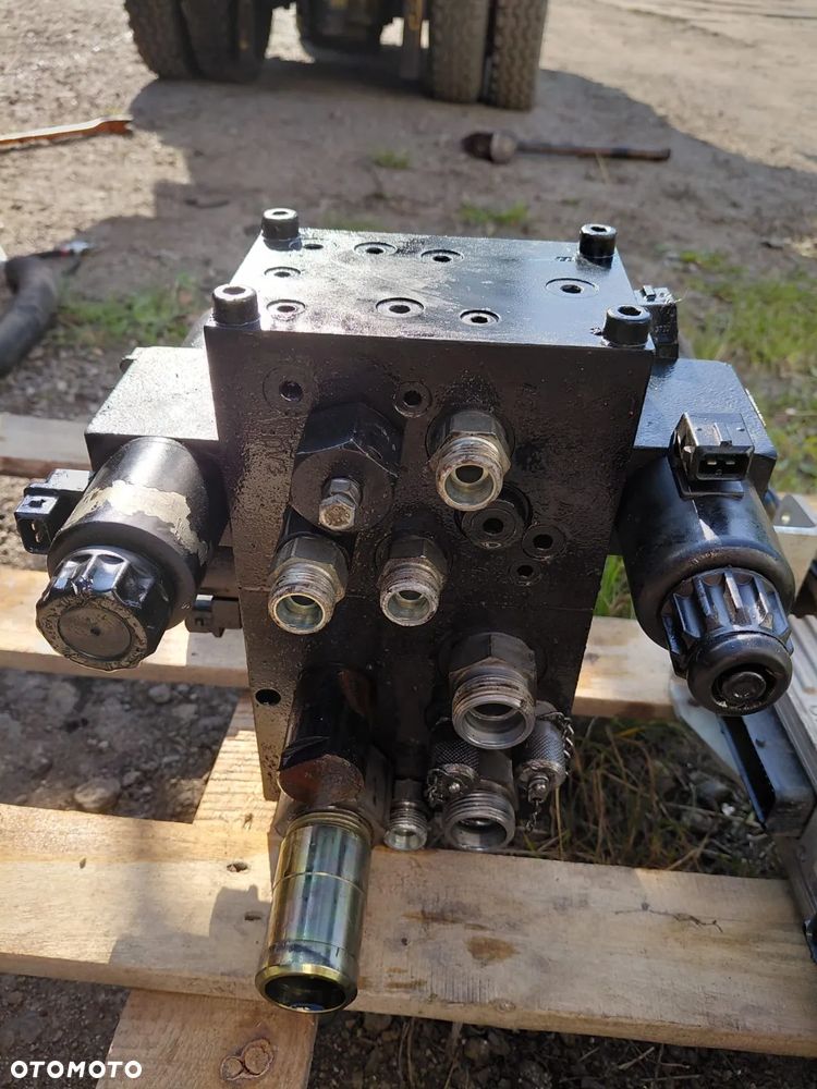 Rozdzielacz blok hydrauliczny FAUN
