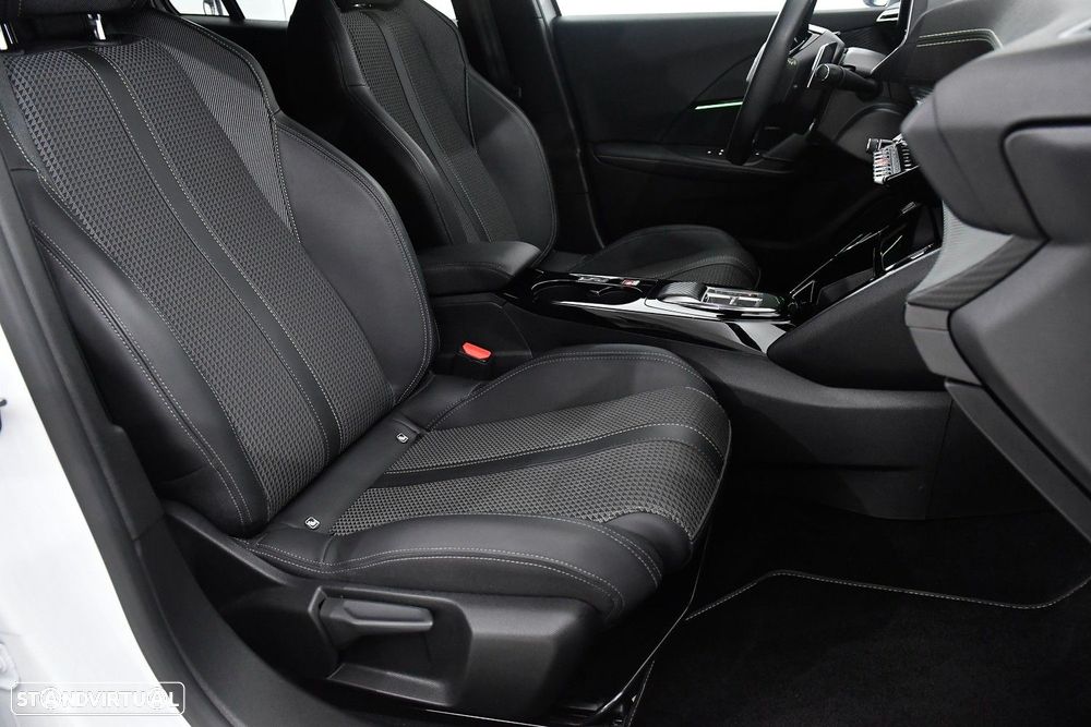 Peugeot 2008 1.2 PureTech GT EAT8 - 16