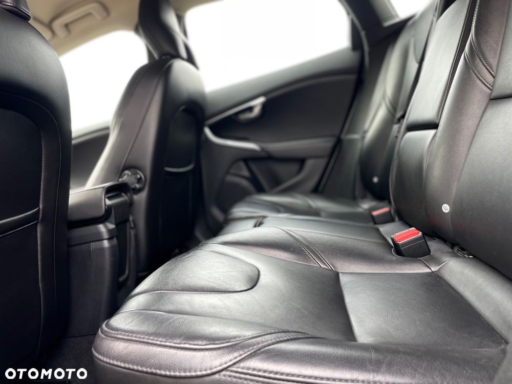 Volvo V40 D2 Inscription - 13