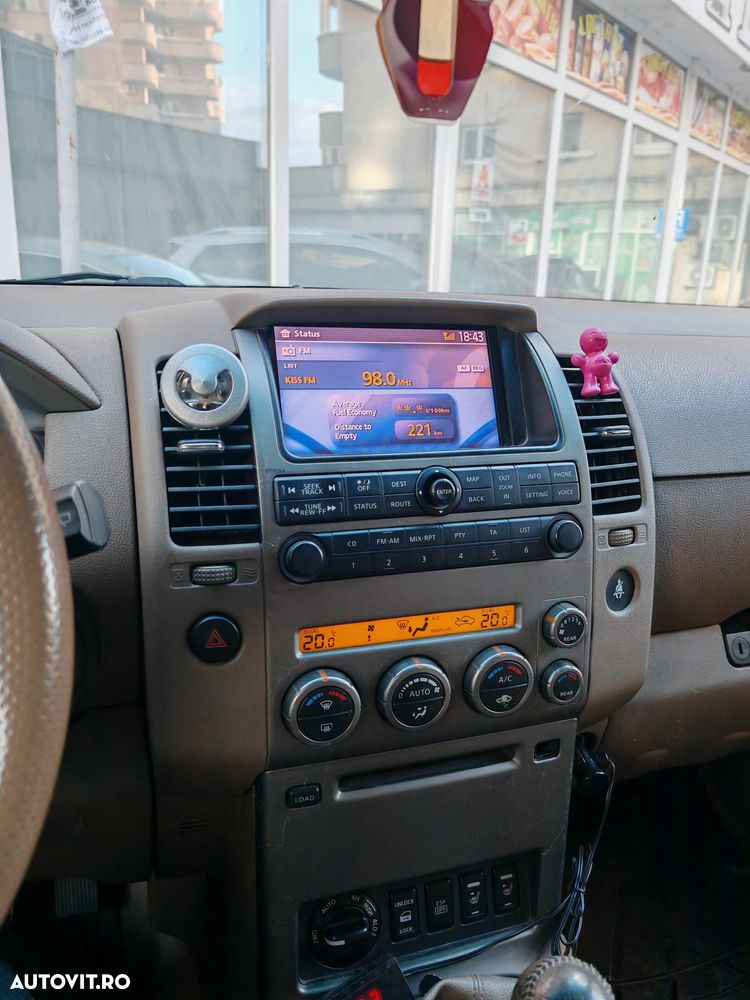 Nissan Pathfinder - 11